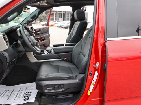 Used 2025 Toyota Tundra Limited image 44