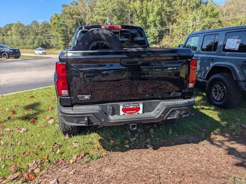 New 2025 Chevrolet Colorado ZR2 w/ ZR2 Bison Edition image 3