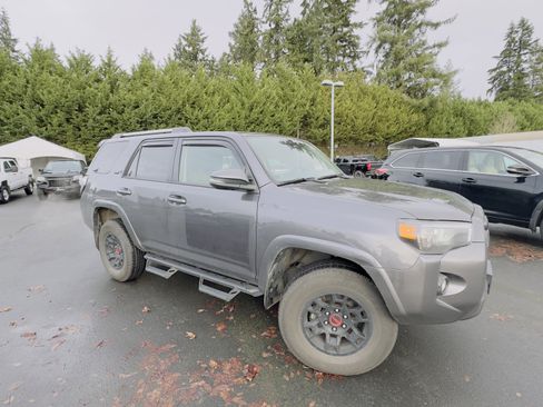 Used 2023 Toyota 4Runner SR5 Premium image 2