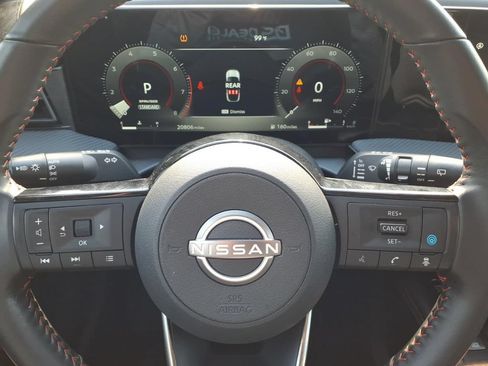 Used 2025 Nissan Kicks SR FWD image 15
