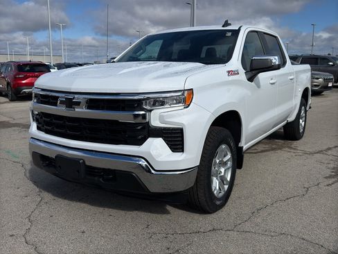 Used 2023 Chevrolet Silverado 1500 LT AWD/4WD image 2