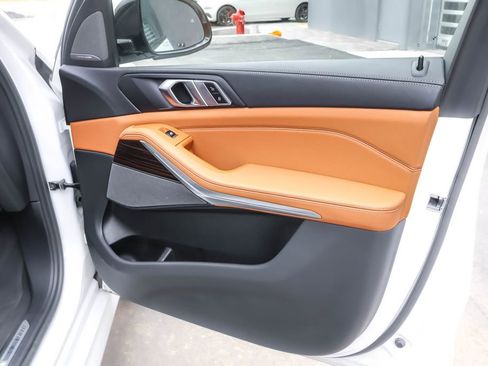 Used 2024 BMW X5 xDrive40i w/ M Sport Package image 38