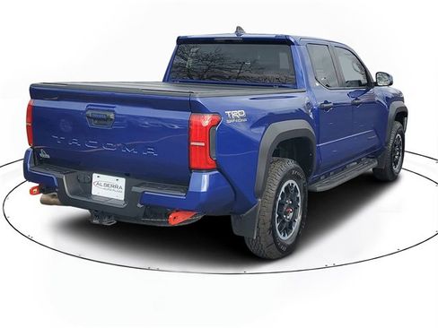 Used 2024 Toyota Tacoma TRD Off-Road image 4