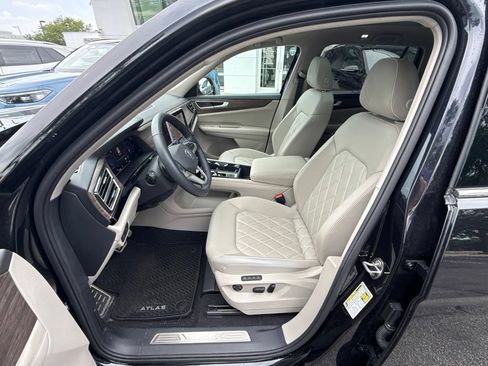 Used 2025 Volkswagen Atlas SEL Premium R-Line AWD/4WD image 11