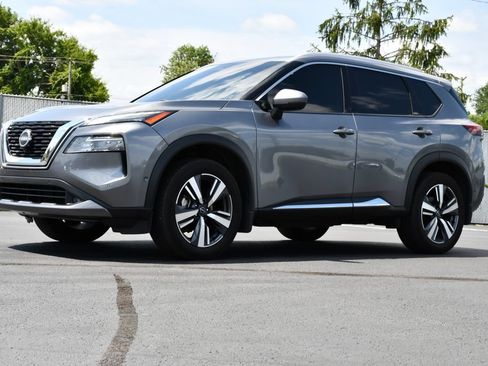 Used 2023 Nissan Rogue SL w/ SL Premium Package FWD image 3