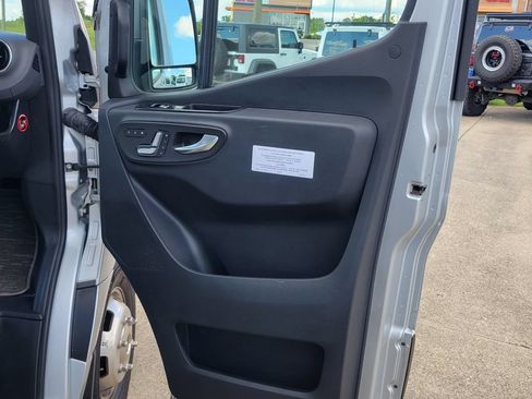 Used 2019 Mercedes-Benz Sprinter 170 image 68
