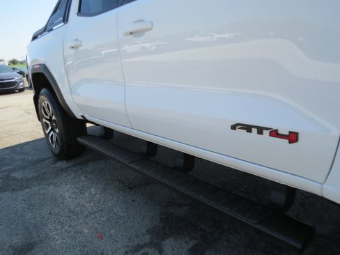 Used 2025 GMC Canyon AT4 w/ Nightfall Edition AWD/4WD image 11