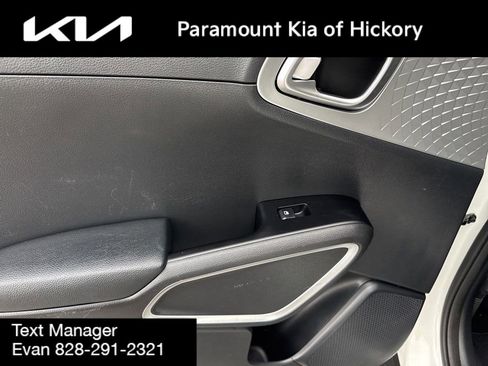 Used 2021 Kia Soul LX image 11