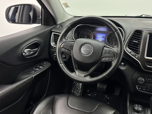 Used 2019 Jeep Cherokee Trailhawk image 19