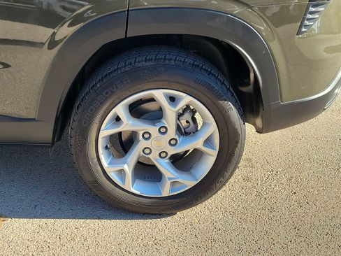 Used 2024 Chevrolet Trax LS w/ LS Convenience Package image 8