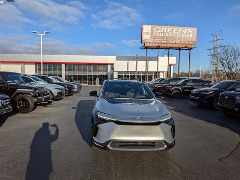 Used 2025 Toyota bZ4X Limited w/ Weather Package image 3