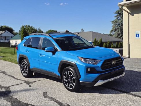 Used 2019 Toyota RAV4 Adventure AWD/4WD image 3