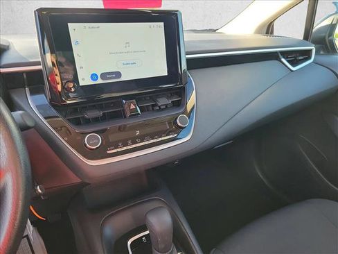 Used 2025 Toyota Corolla LE image 22