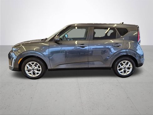 Used 2025 Kia Soul LX w/ LX Technology Package FWD image 11