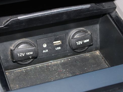 Used 2017 Hyundai Elantra SE image 23