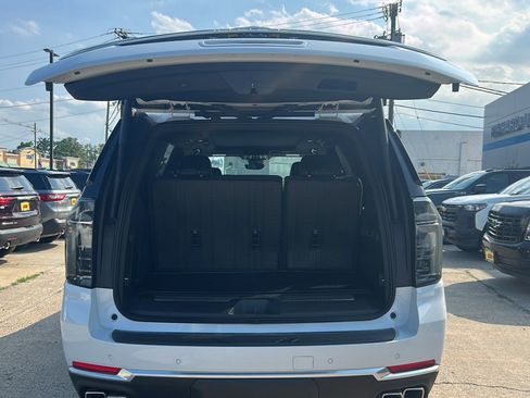New 2026 Chevrolet Tahoe High Country AWD/4WD image 11