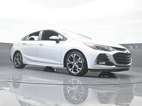 Used 2019 Chevrolet Cruze LT w/ RS Package FWD image 55
