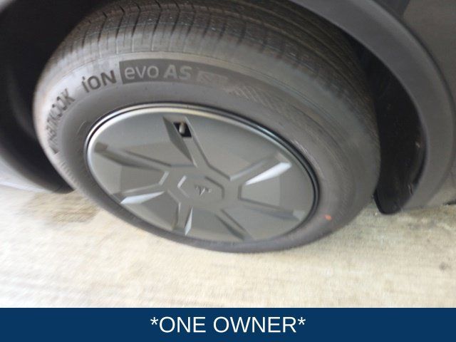 Used 2026 Tesla Model Y 2WD image 3