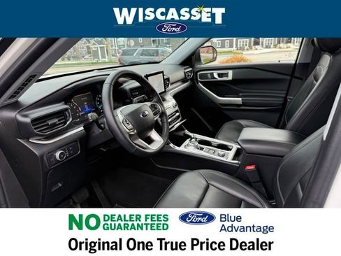 Certified 2022 Ford Explorer XLT w/ Equipment Group 202A image 4