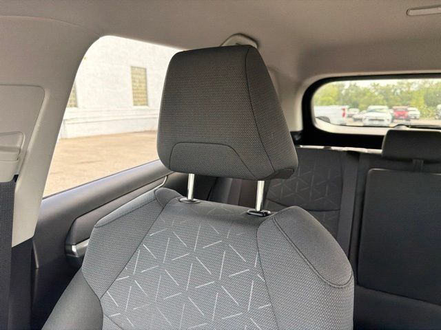 Used 2025 Toyota RAV4 XLE AWD/4WD image 59