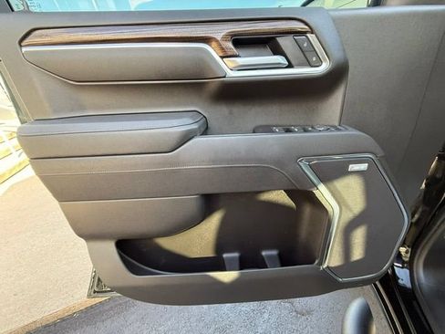 Used 2026 Chevrolet Silverado 1500 LT Trail Boss w/ LT Trail Boss Premium Package AWD/4WD image 15