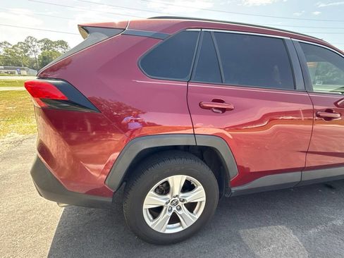 Used 2019 Toyota RAV4 XLE w/ Convenience Package FWD image 5