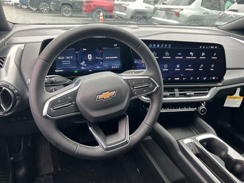 New 2026 Chevrolet Equinox EV LT w/ Comfort Package image 13