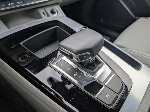 Certified 2025 Audi Q5 2.0T Premium w/ Convenience Plus Package image 19