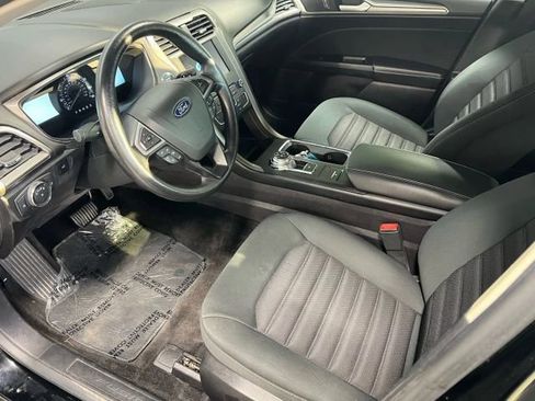 Used 2018 Ford Fusion SE w/ Fusion SE Technology Package image 7