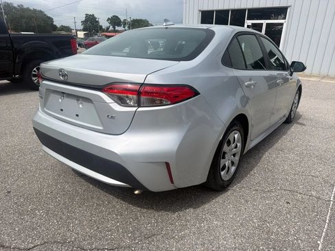 Used 2021 Toyota Corolla LE FWD image 7