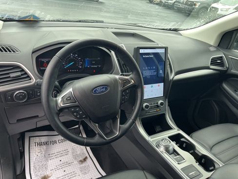 Used 2022 Ford Edge SEL w/ Convenience Package image 10