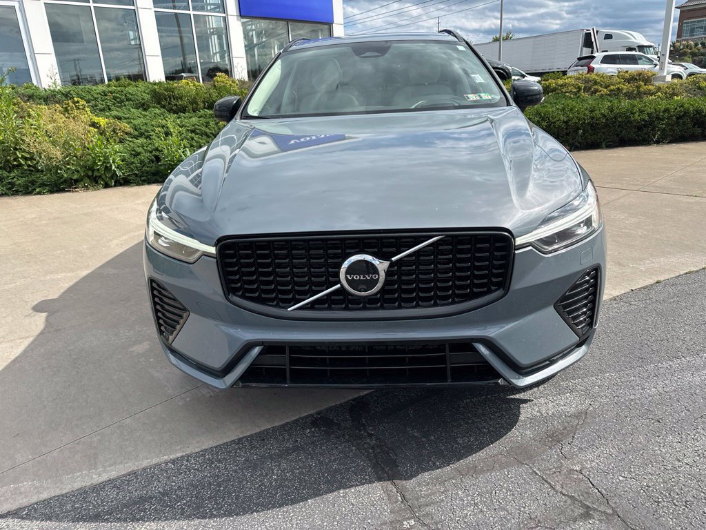 Used 2023 Volvo XC60 B5 Ultimate w/ Climate Package AWD/4WD image 2