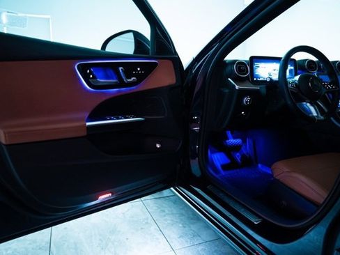 Used 2023 Mercedes-Benz C 300 4MATIC Sedan image 41