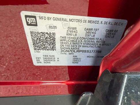 Used 2025 Chevrolet Equinox EV LT w/ Convenience Package FWD image 29