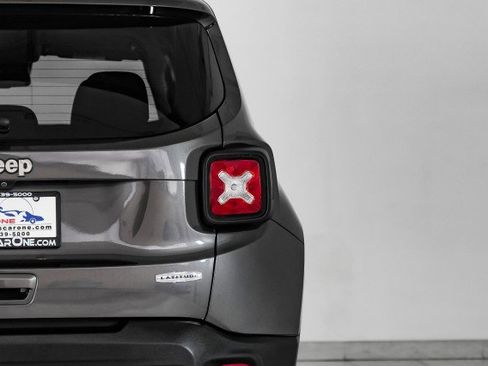 Used 2019 Jeep Renegade Latitude w/ Popular Equipment Group image 43