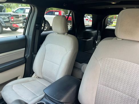 Used 2018 Ford Explorer FWD image 10