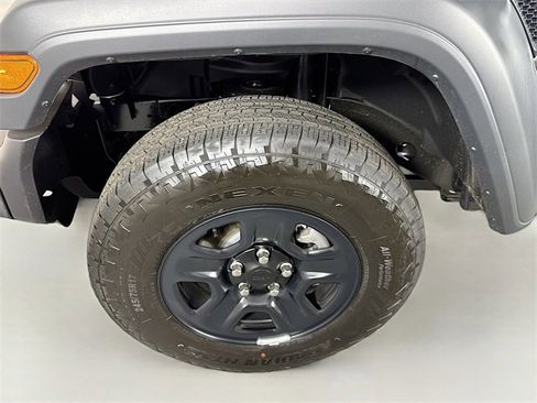 Used 2025 Jeep Wrangler Sport image 4