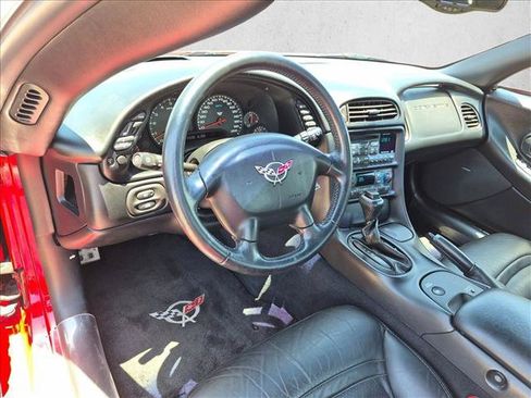 Used 2004 Chevrolet Corvette Coupe w/ Preferred Equipment Group RWD image 10
