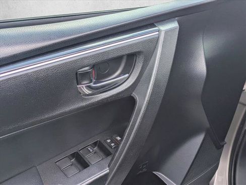 Used 2018 Toyota Corolla XLE FWD image 12