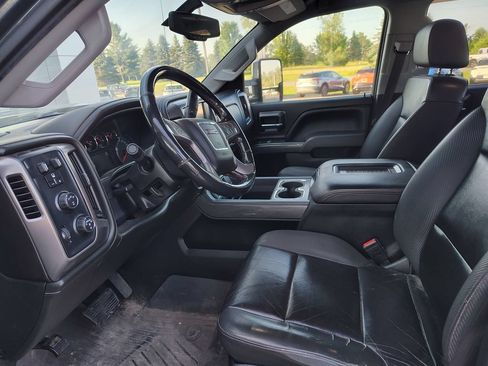 Used 2017 GMC Sierra 2500 SLT w/ All-Terrain HD Package AWD/4WD image 13