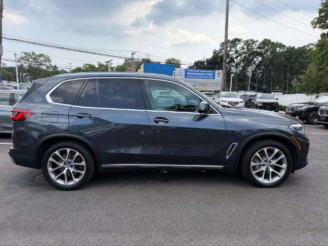 Used 2019 BMW X5 xDrive40i w/ Premium Package 2 AWD/4WD image 4