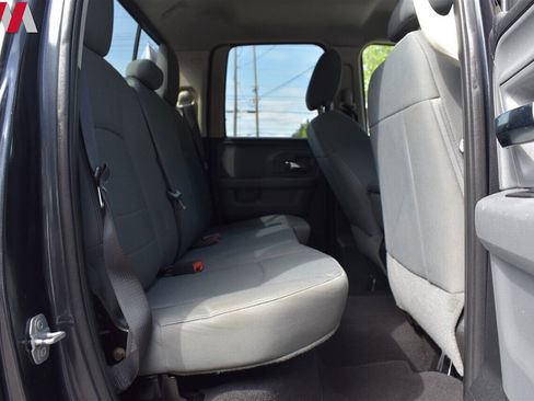 Used 2015 RAM 1500 Classic SLT image 29
