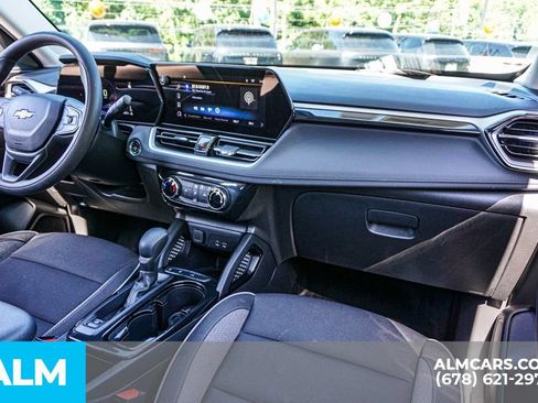 Used 2025 Chevrolet TrailBlazer LT FWD image 23