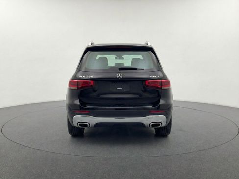 Used 2025 Mercedes-Benz GLB 250 4MATIC image 7