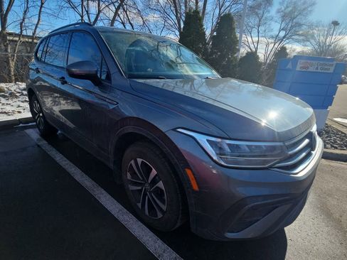 Used 2022 Volkswagen Tiguan S image 2