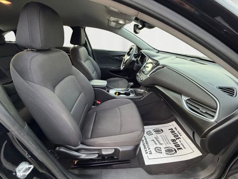 Used 2018 Chevrolet Malibu Hybrid w/ Driver Confidence Package image 14