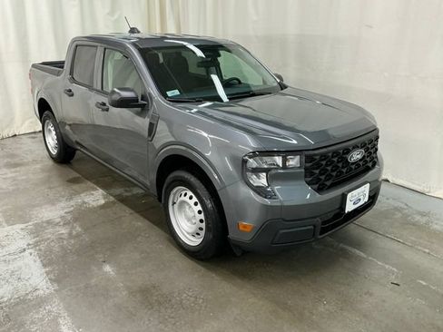 Used 2025 Ford Maverick XL FWD image 2