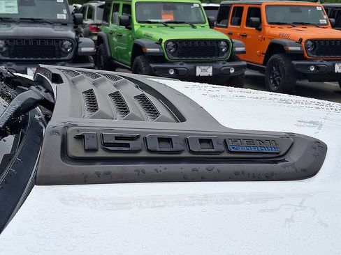 Used 2022 RAM 1500 Laramie AWD/4WD image 53