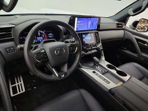 Used 2025 Lexus LX 700h F Sport AWD/4WD image 9