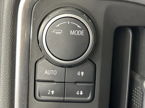 Used 2021 Chevrolet Silverado 1500 High Country w/ Technology Package image 22